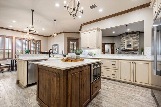 218 Coastal Wildwood Dr, Rockport, TX 78382