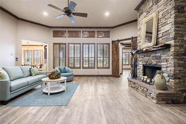 218 Coastal Wildwood Dr, Rockport, TX 78382