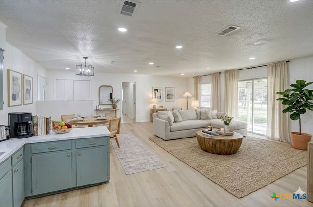 1513 W Main Street, Little River Academy, TX 76554