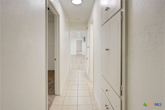 1513 W Main Street, Little River Academy, TX 76554