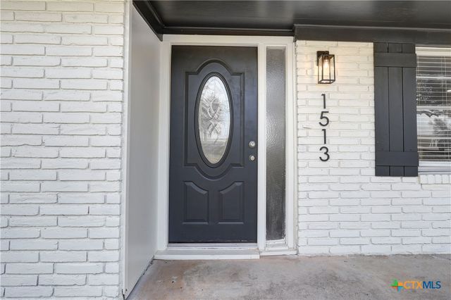 1513 W Main Street, Little River Academy, TX 76554