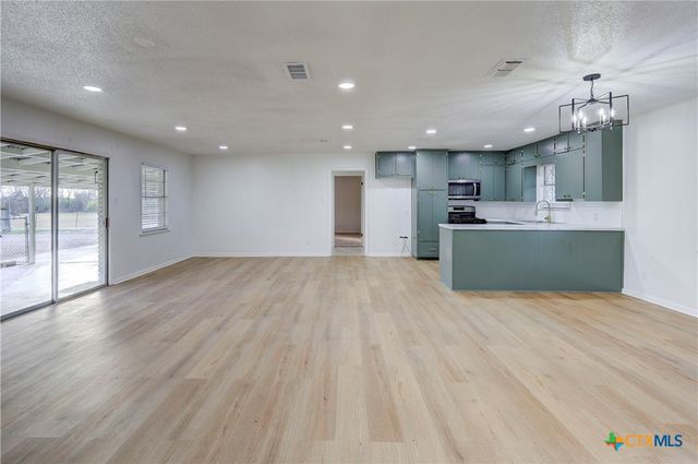 1513 W Main Street, Little River Academy, TX 76554