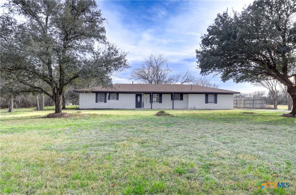 1513 W Main Street, Little River Academy, TX 76554