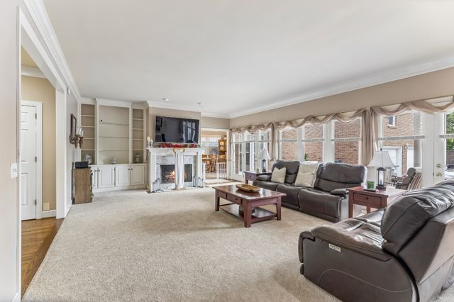 135 N Country Club Dr, Hendersonville, TN 37075
