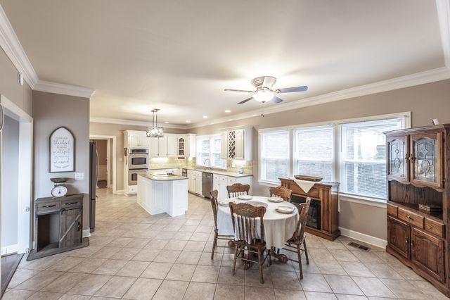 135 N Country Club Dr, Hendersonville, TN 37075