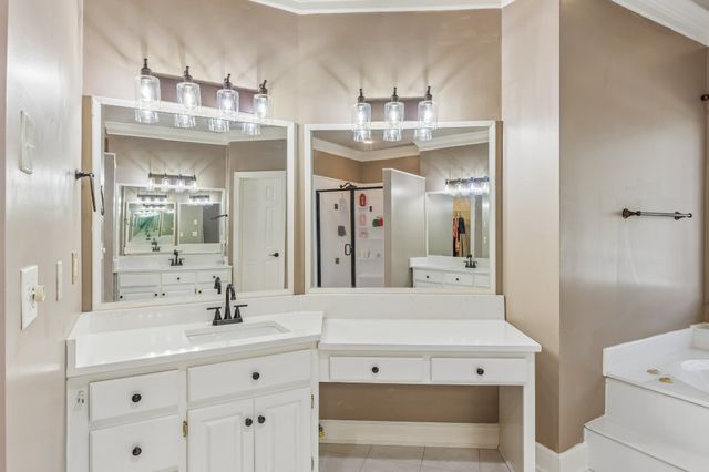 135 N Country Club Dr, Hendersonville, TN 37075