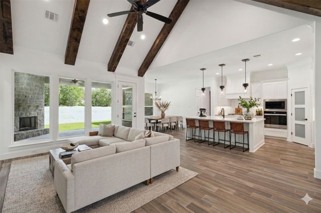 104 Oak Meadow Lane, Weatherford, TX 76085