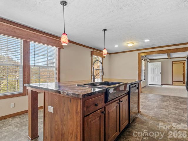 695 Johnson Farm Road, Canton, NC 28716