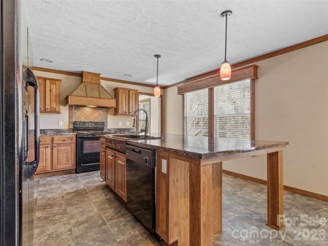 695 Johnson Farm Road, Canton, NC 28716