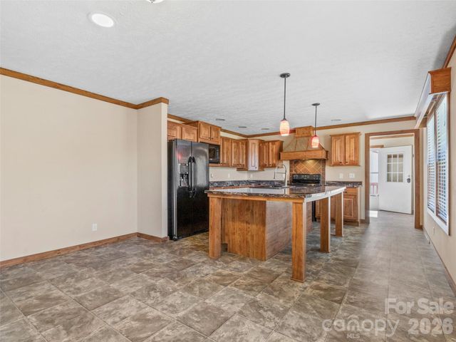 695 Johnson Farm Road, Canton, NC 28716