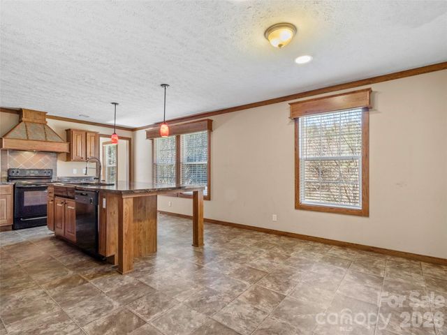 695 Johnson Farm Road, Canton, NC 28716