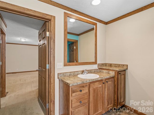 695 Johnson Farm Road, Canton, NC 28716