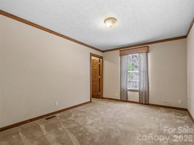 695 Johnson Farm Road, Canton, NC 28716
