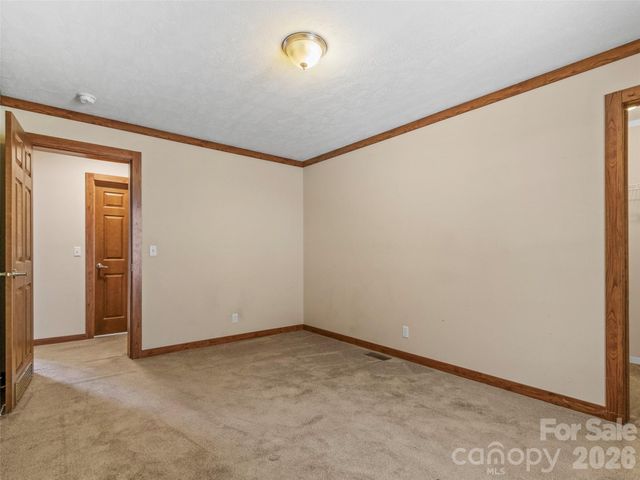 695 Johnson Farm Road, Canton, NC 28716