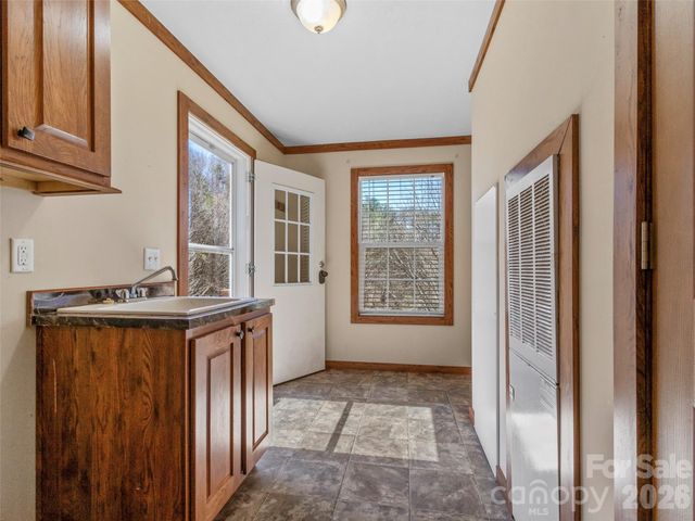 695 Johnson Farm Road, Canton, NC 28716