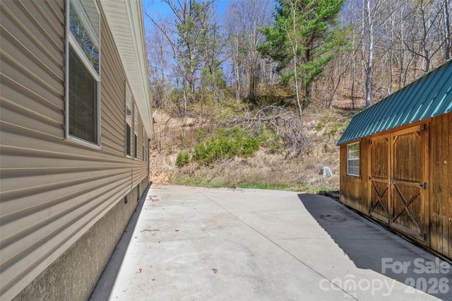 695 Johnson Farm Road, Canton, NC 28716