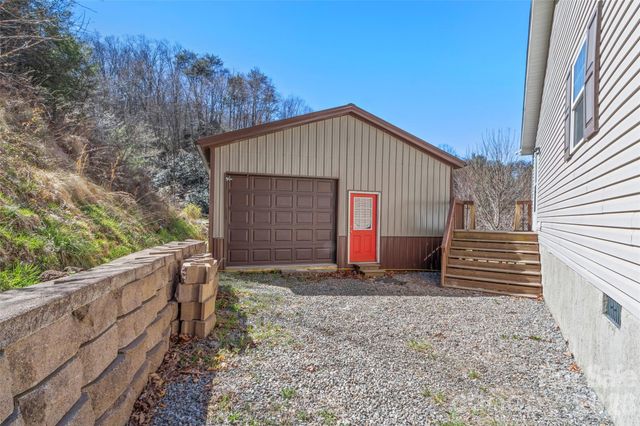 695 Johnson Farm Road, Canton, NC 28716