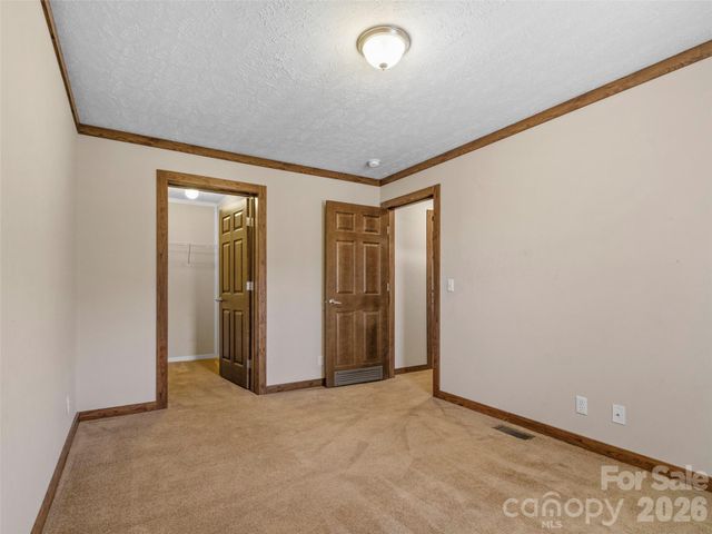 695 Johnson Farm Road, Canton, NC 28716