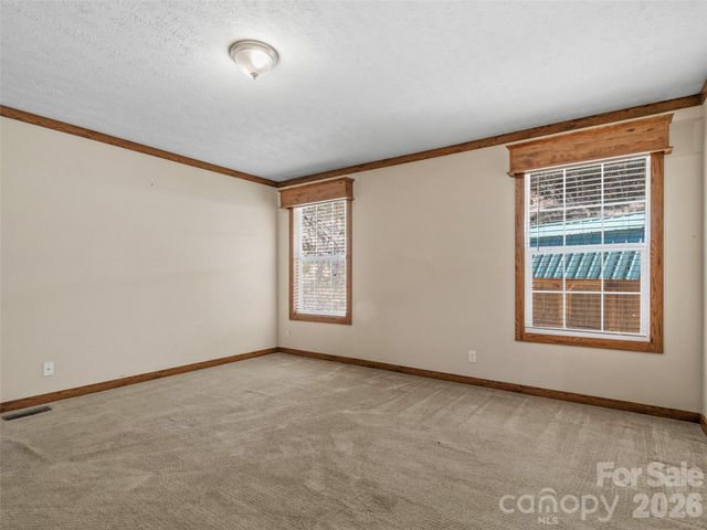 695 Johnson Farm Road, Canton, NC 28716
