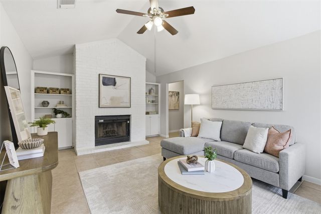 8142 Ceberry DR B, Austin, TX 78759