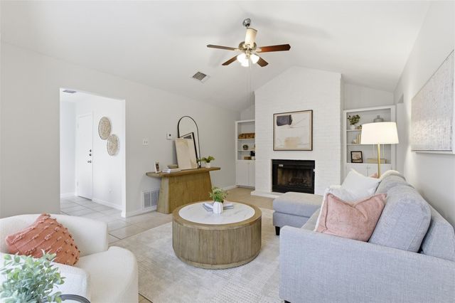 8142 Ceberry DR B, Austin, TX 78759