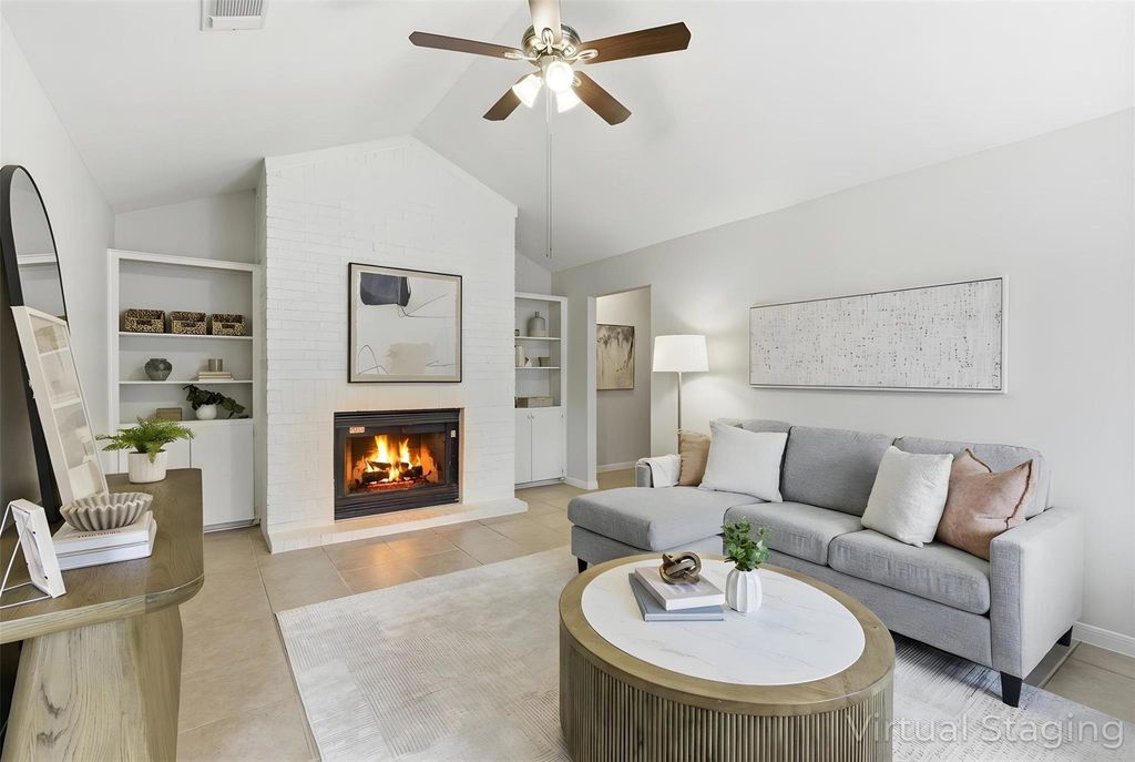 8142 Ceberry DR B, Austin, TX 78759