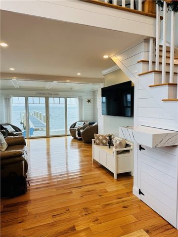 395 Park Avenue, Portsmouth, RI 02871