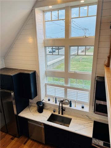 395 Park Avenue, Portsmouth, RI 02871