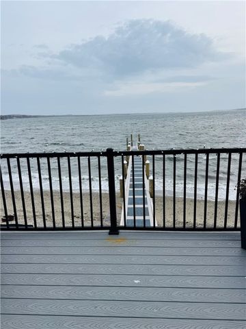 395 Park Avenue, Portsmouth, RI 02871