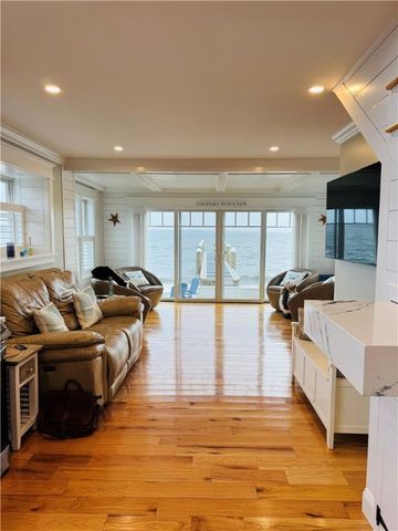 395 Park Avenue, Portsmouth, RI 02871