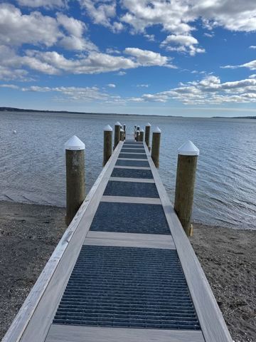 395 Park Avenue, Portsmouth, RI 02871