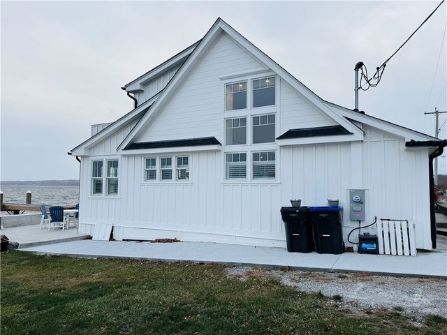 395 Park Avenue, Portsmouth, RI 02871