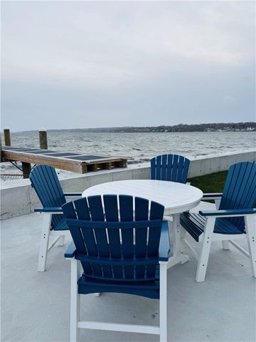 395 Park Avenue, Portsmouth, RI 02871