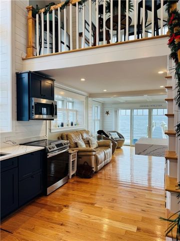 395 Park Avenue, Portsmouth, RI 02871