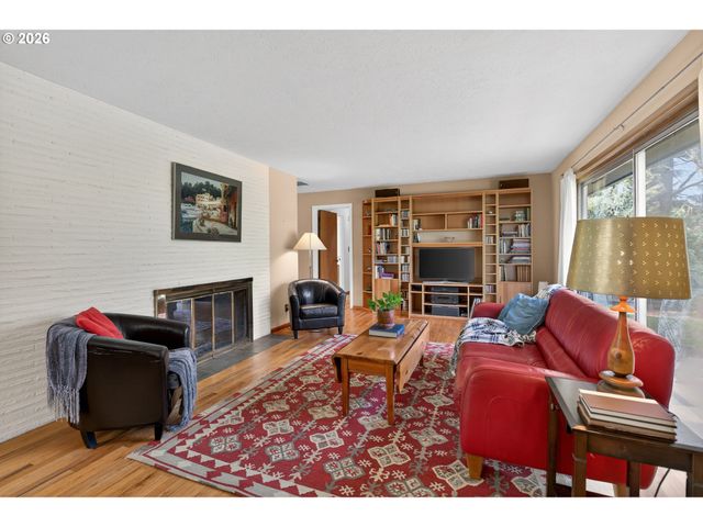 4103 Sw LEE St, Portland, OR 97221