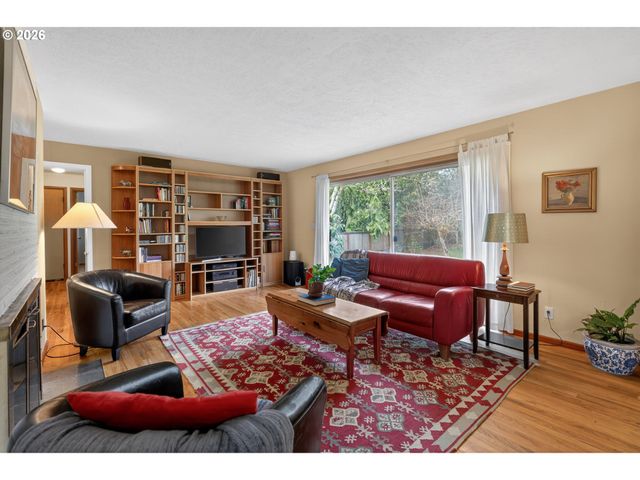 4103 Sw LEE St, Portland, OR 97221