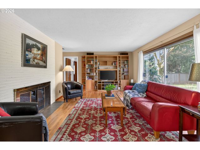 4103 Sw LEE St, Portland, OR 97221