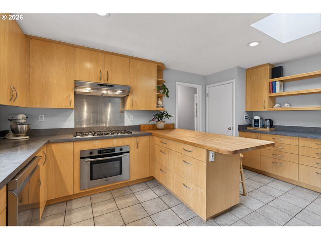 4103 Sw LEE St, Portland, OR 97221