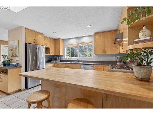 4103 Sw LEE St, Portland, OR 97221