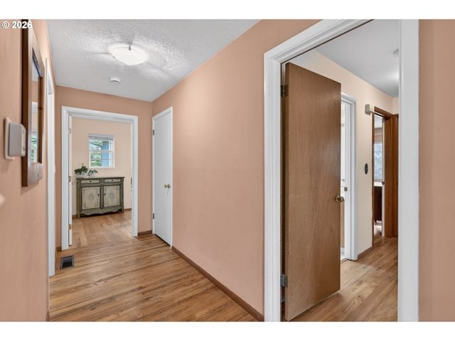 4103 Sw LEE St, Portland, OR 97221