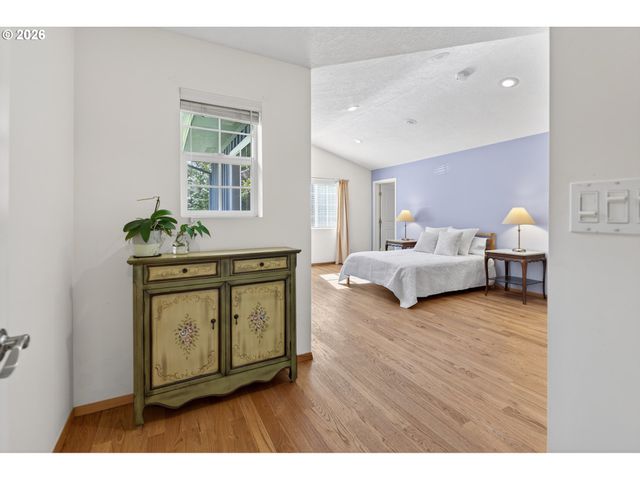 4103 Sw LEE St, Portland, OR 97221