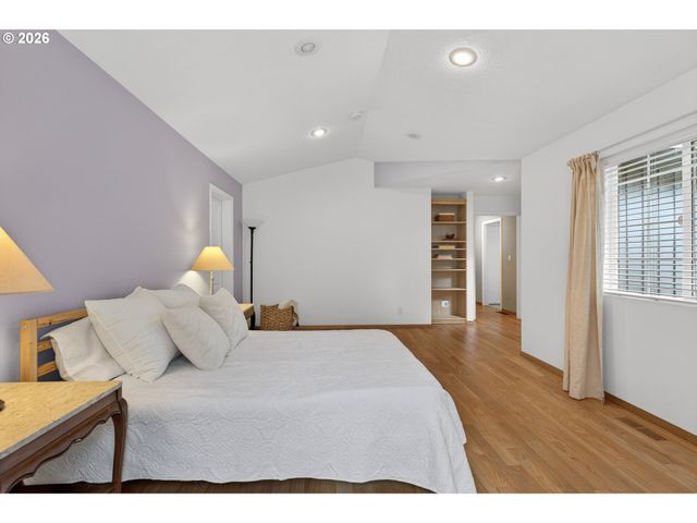 4103 Sw LEE St, Portland, OR 97221