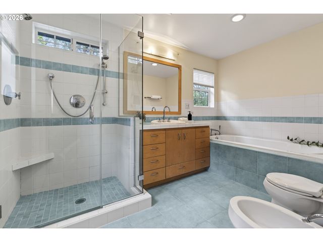 4103 Sw LEE St, Portland, OR 97221