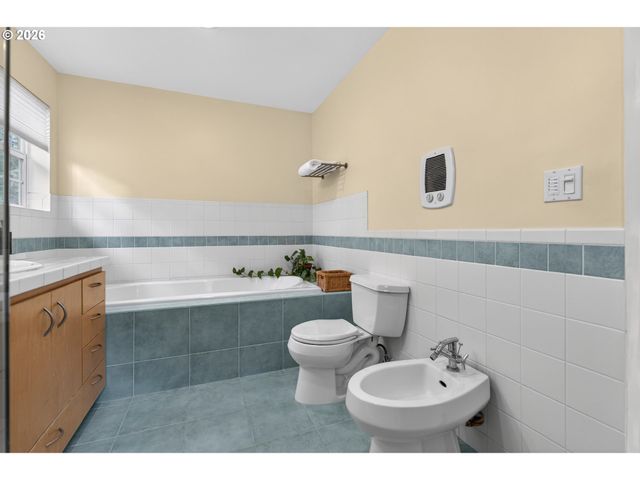 4103 Sw LEE St, Portland, OR 97221