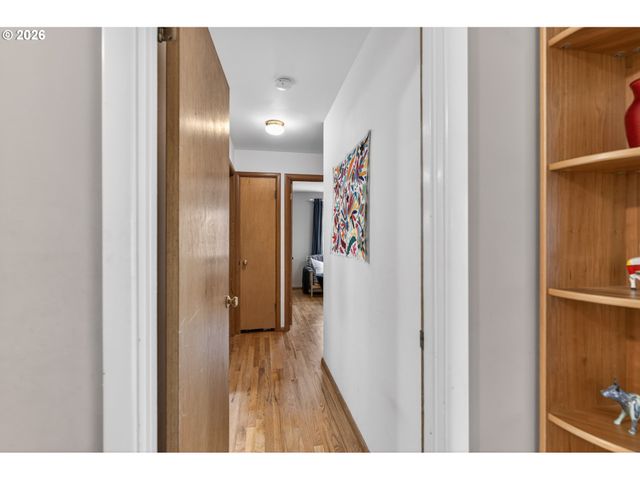 4103 Sw LEE St, Portland, OR 97221