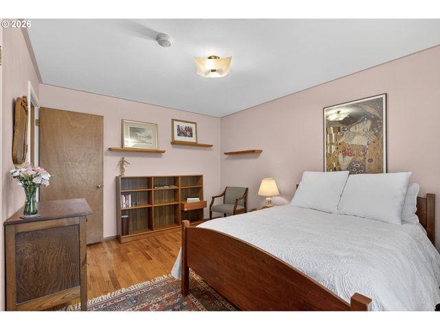 4103 Sw LEE St, Portland, OR 97221