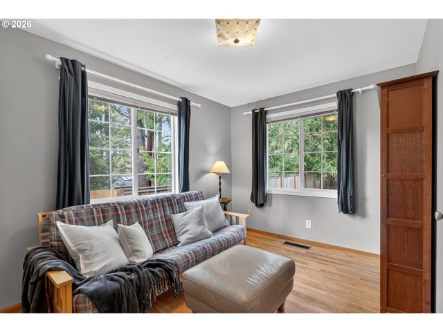 4103 Sw LEE St, Portland, OR 97221