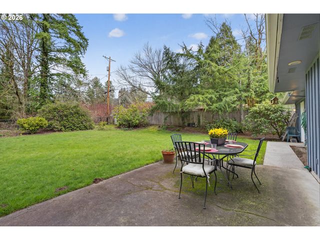 4103 Sw LEE St, Portland, OR 97221