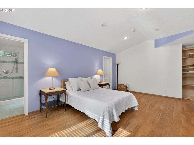 4103 Sw LEE St, Portland, OR 97221