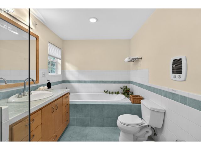 4103 Sw LEE St, Portland, OR 97221